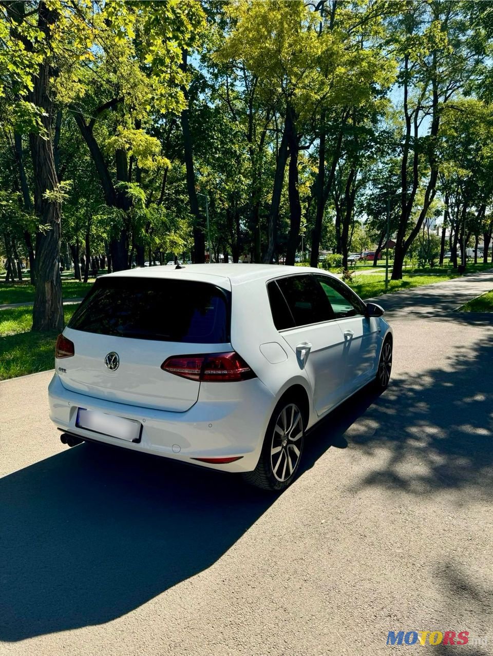 2015' Volkswagen Golf photo #3