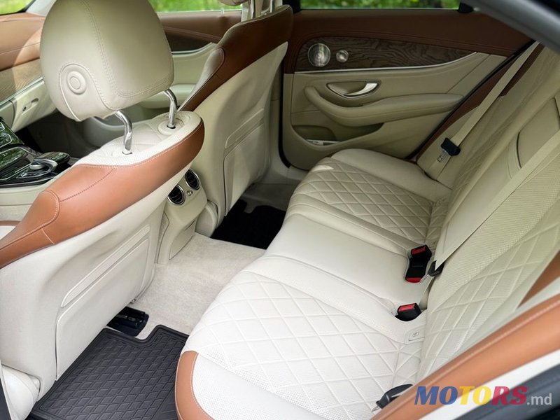 2017' Mercedes-Benz E-Class photo #5