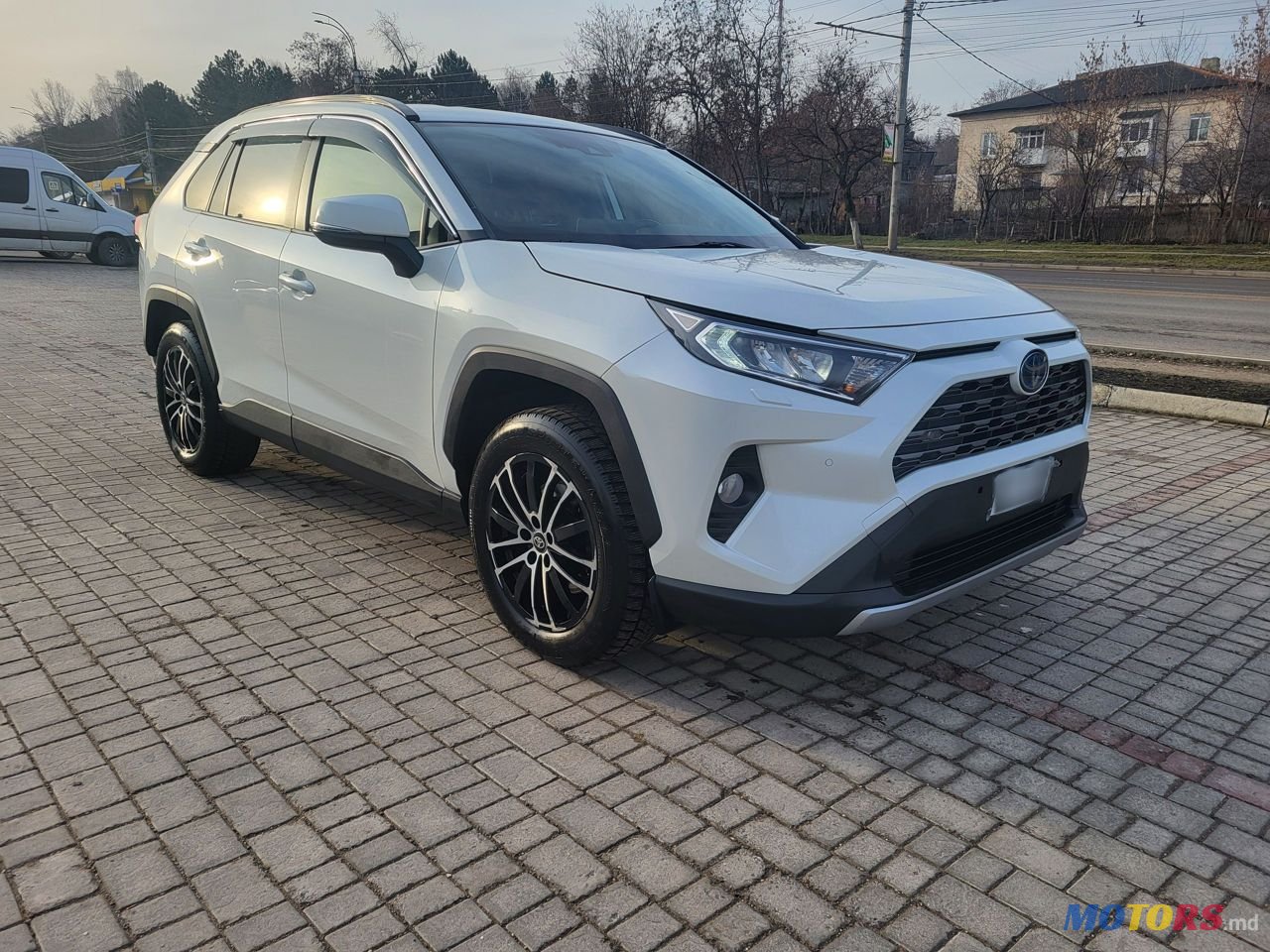 2019' Toyota RAV4 photo #1