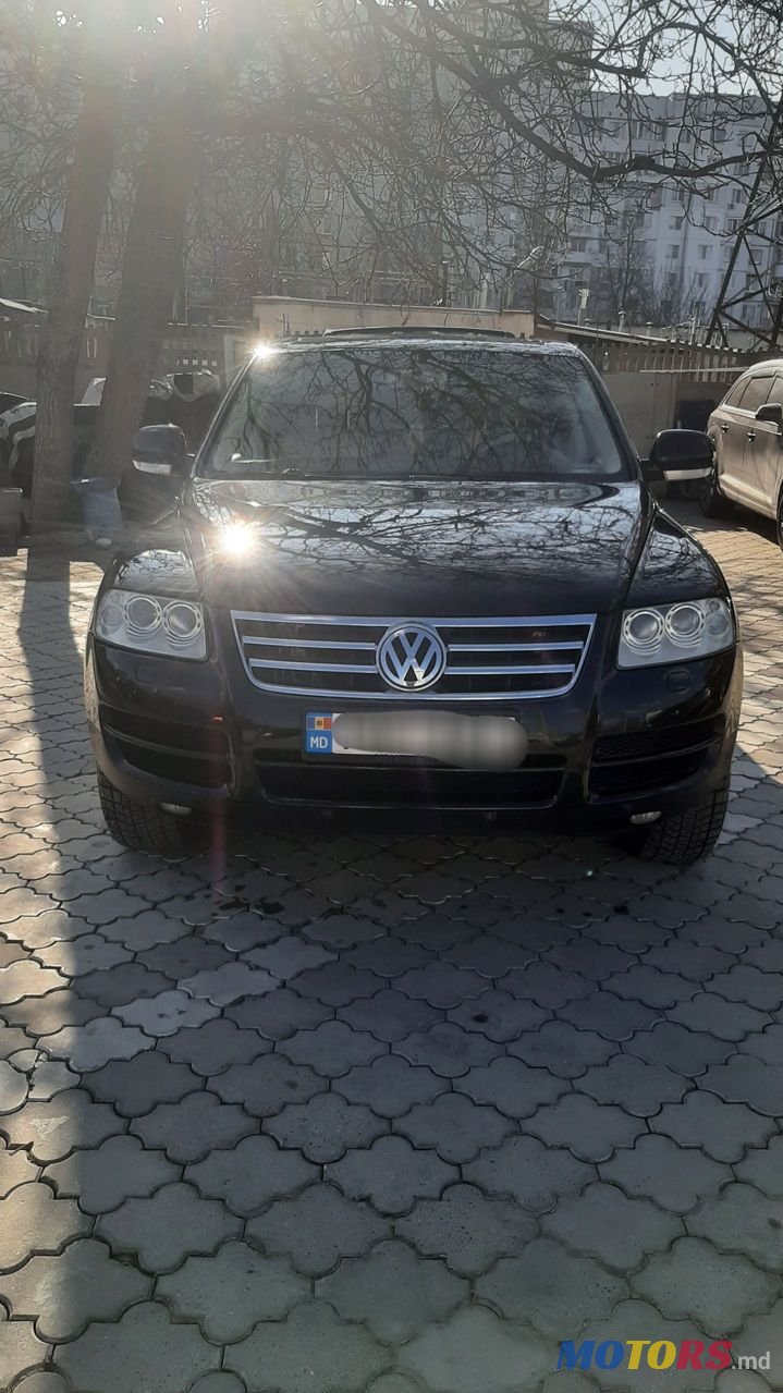 2004' Volkswagen Touareg photo #3