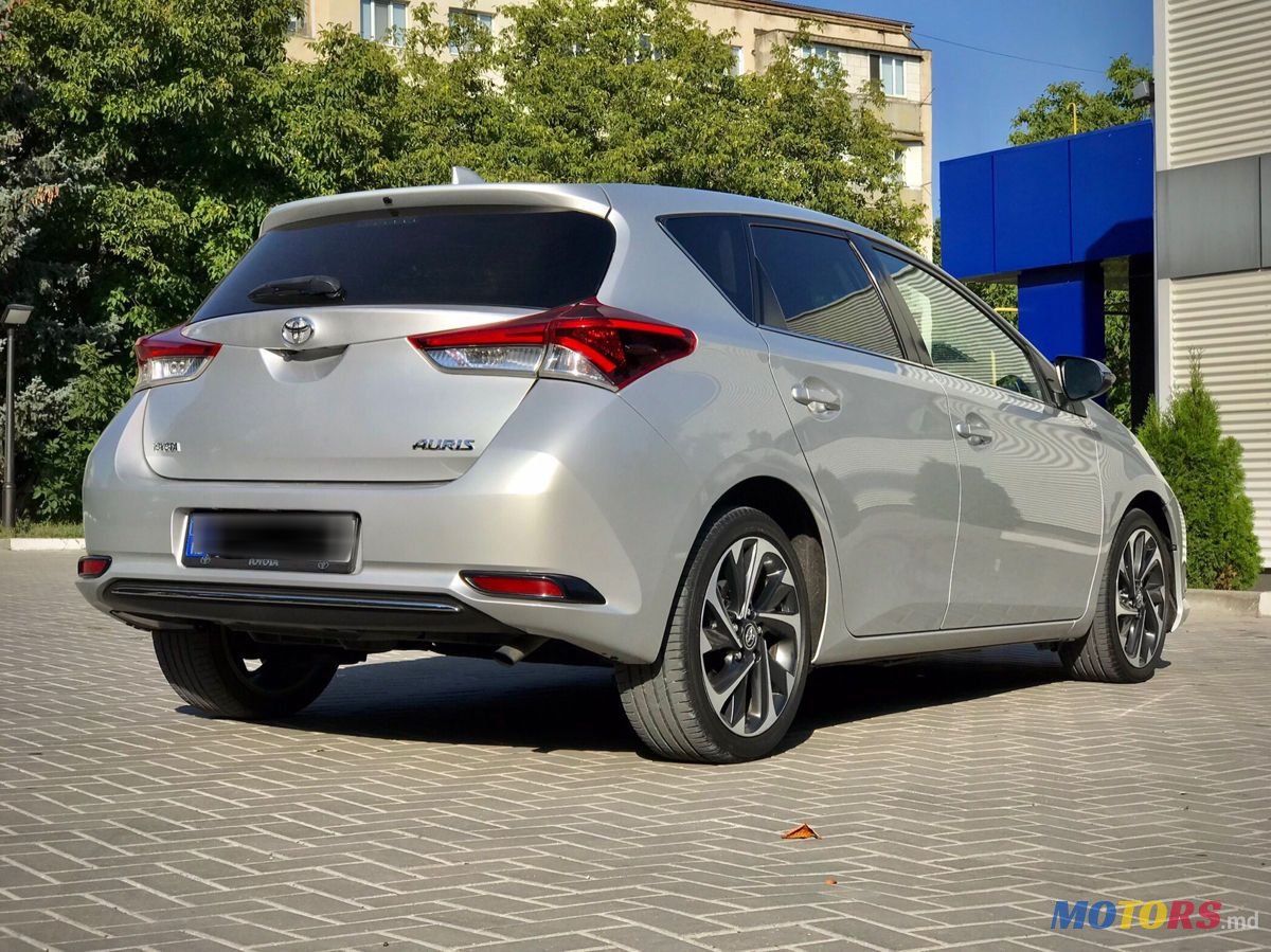 2016' Toyota Auris photo #3