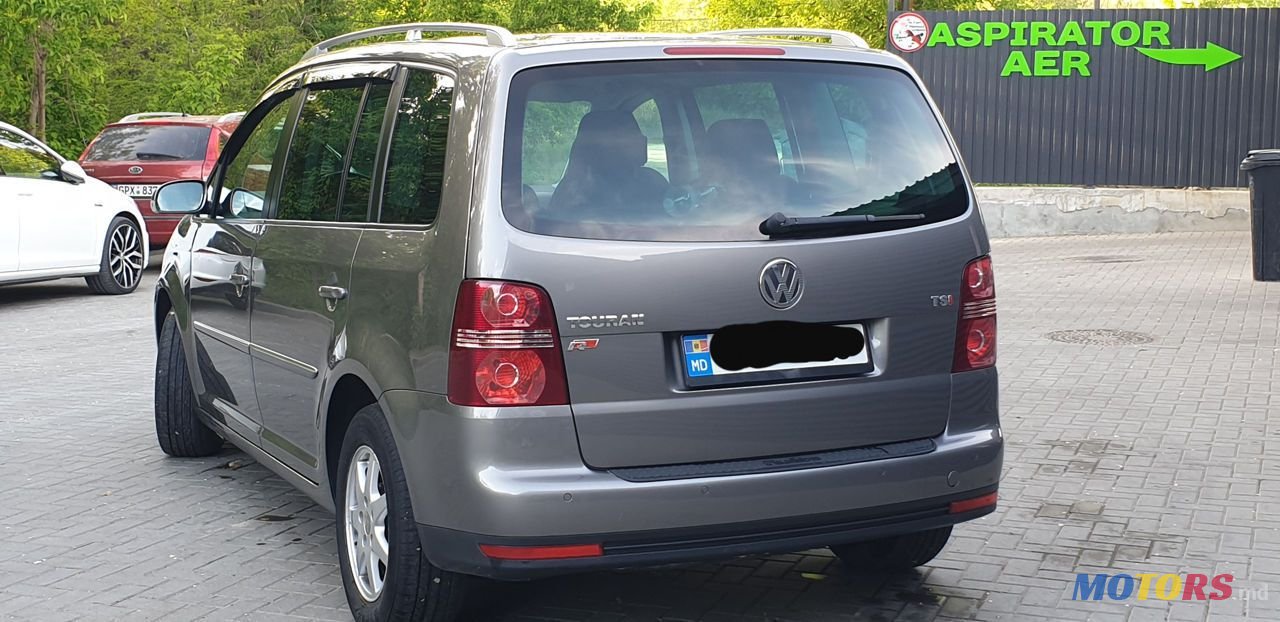 2007' Volkswagen Touran photo #4