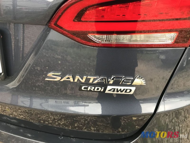 2017' Hyundai Santa Fe photo #3