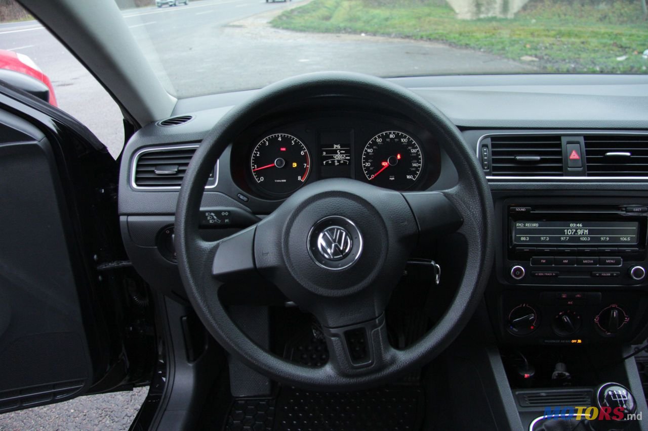2014' Volkswagen Jetta photo #3
