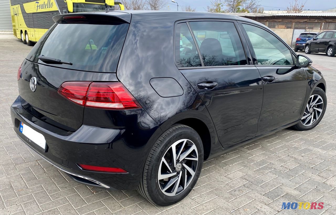 2019' Volkswagen Golf photo #5