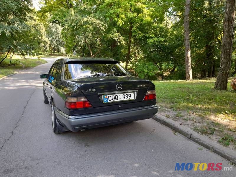 1995' Mercedes-Benz 124 photo #5