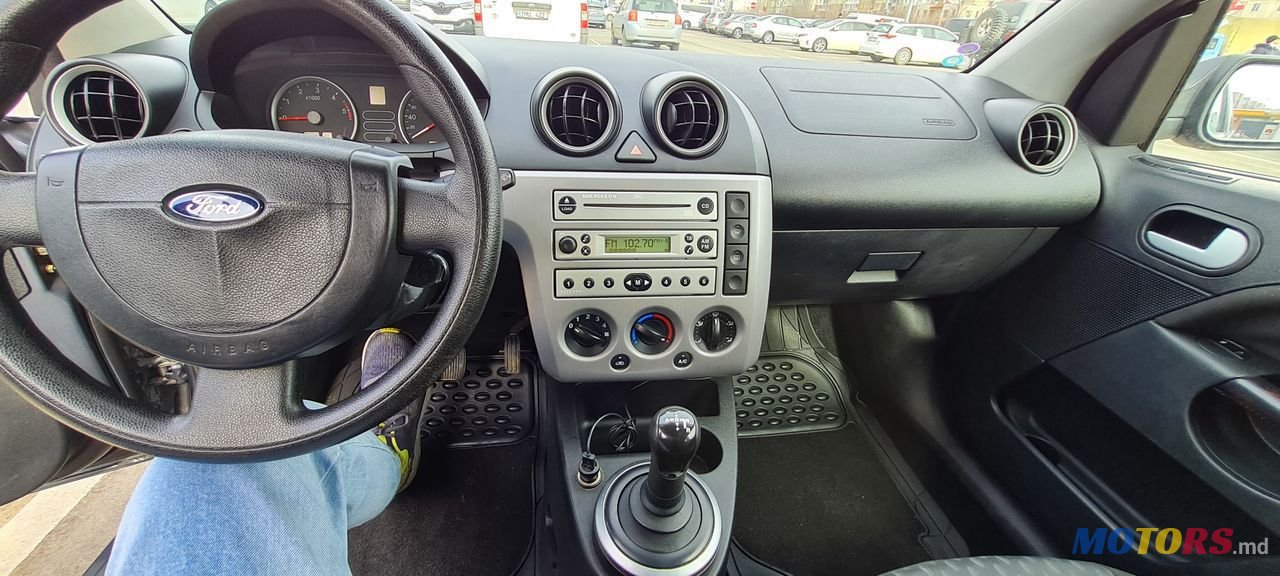 2005' Ford Fiesta photo #6