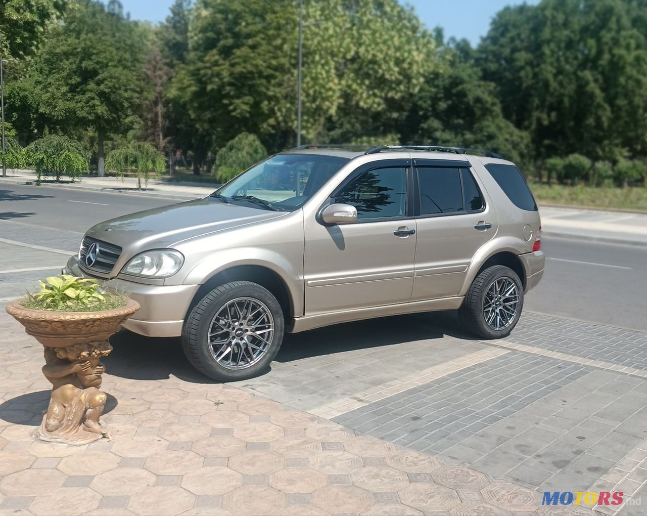 2004' Mercedes-Benz M-Class photo #2