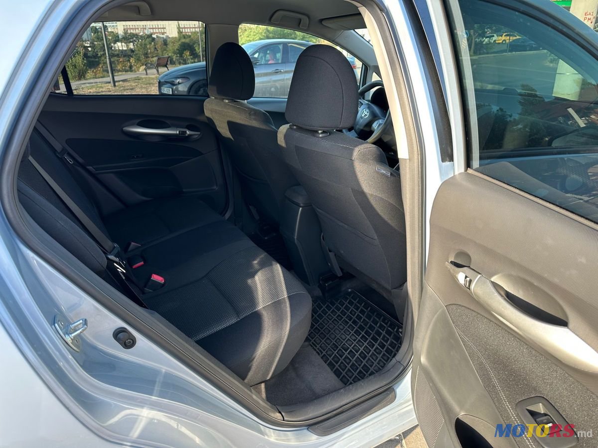 2010' Toyota Auris photo #4