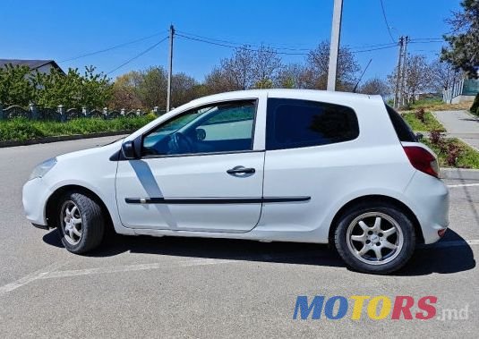 2011' Renault Clio photo #3