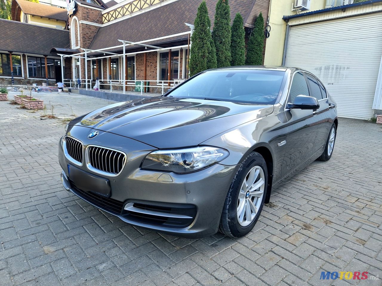 2014' BMW 5 Series photo #2