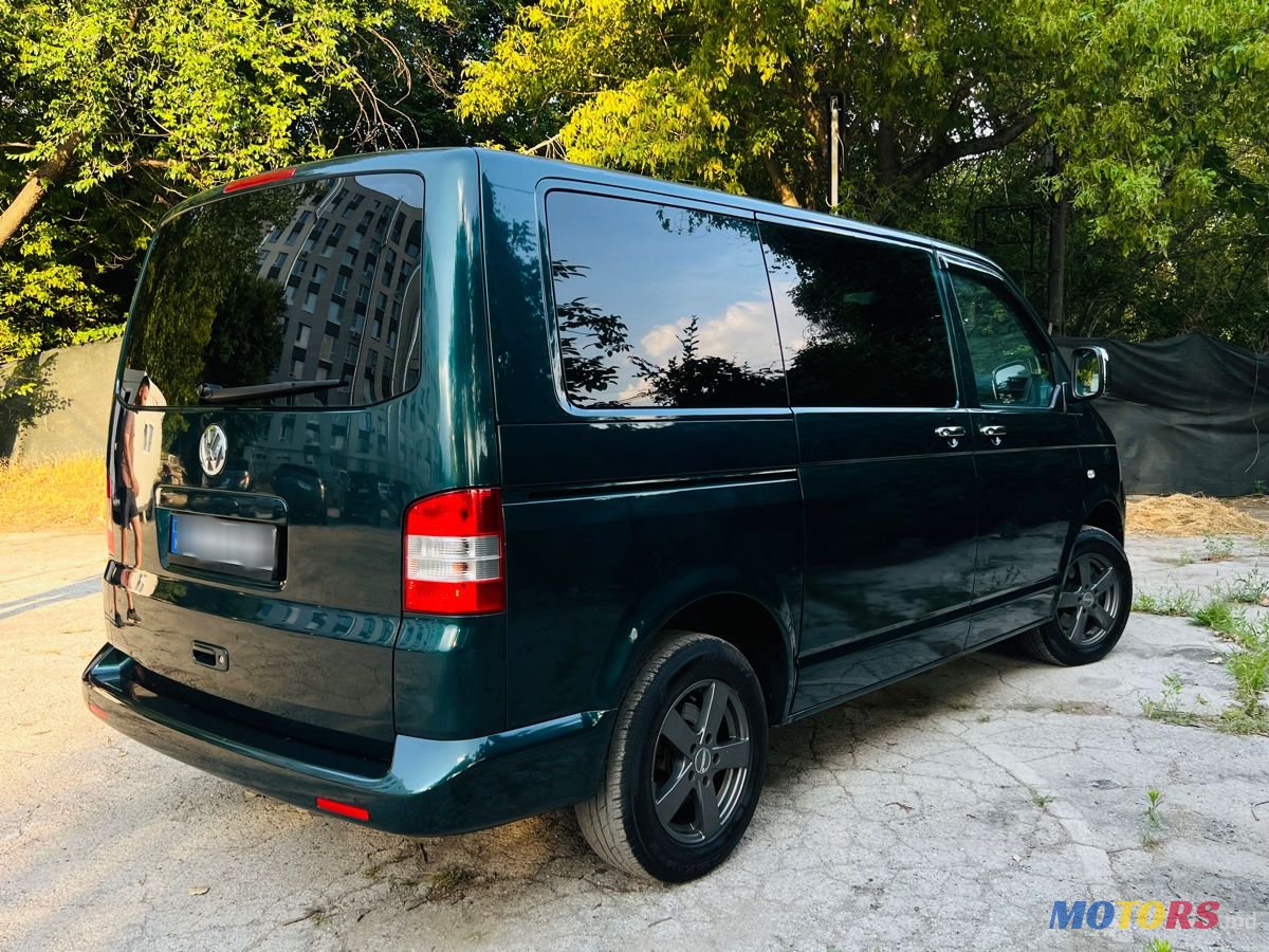 2008' Volkswagen Transporter photo #3