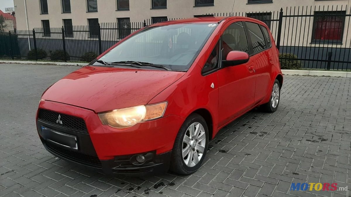 2009' Mitsubishi Colt photo #3