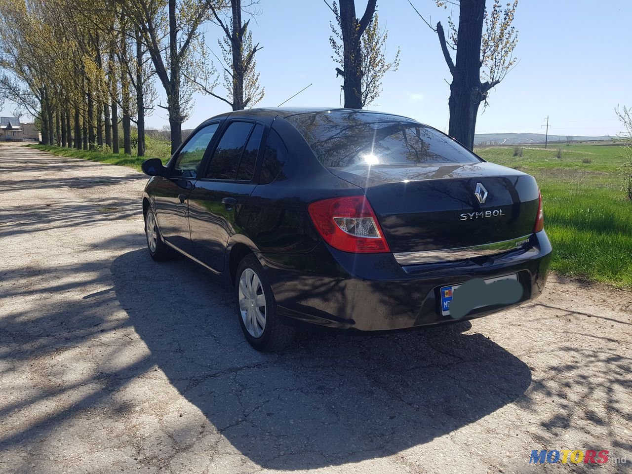 2011' Renault Clio Symbol photo #2