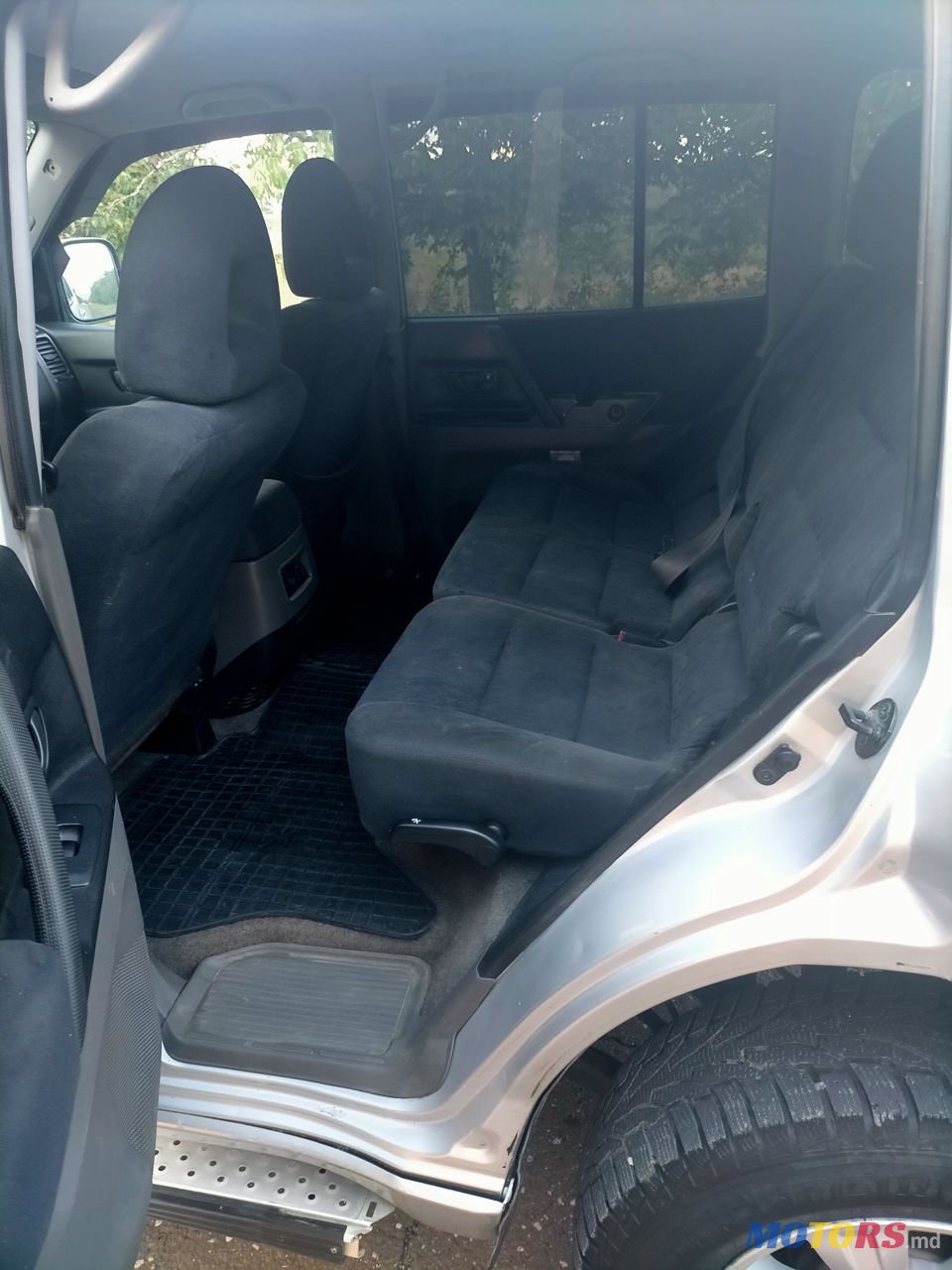 2002' Mitsubishi Pajero photo #5