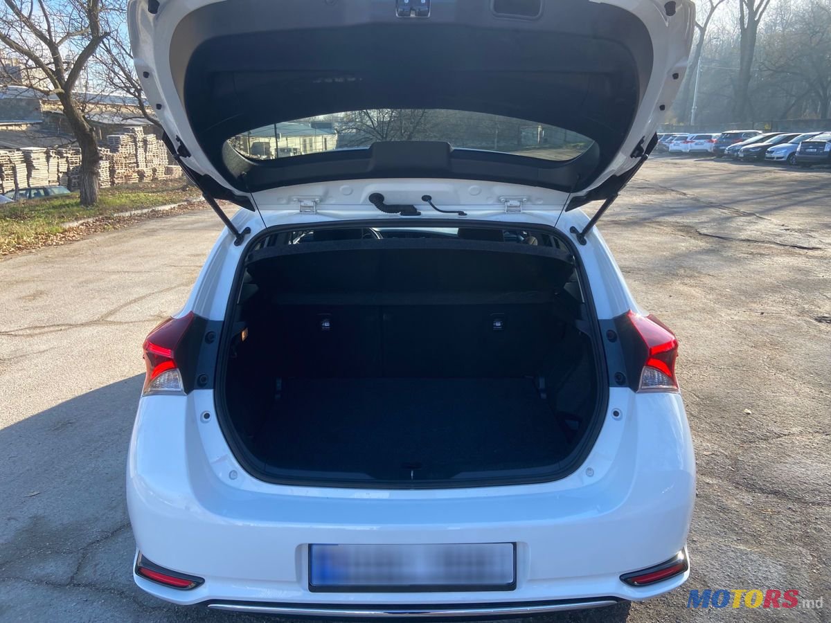 2015' Toyota Auris photo #5