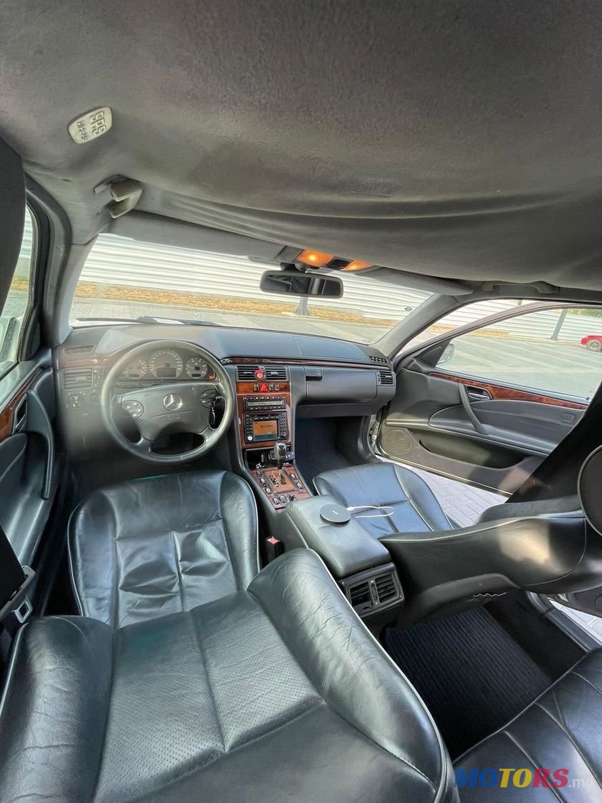 2002' Mercedes-Benz E Класс photo #4