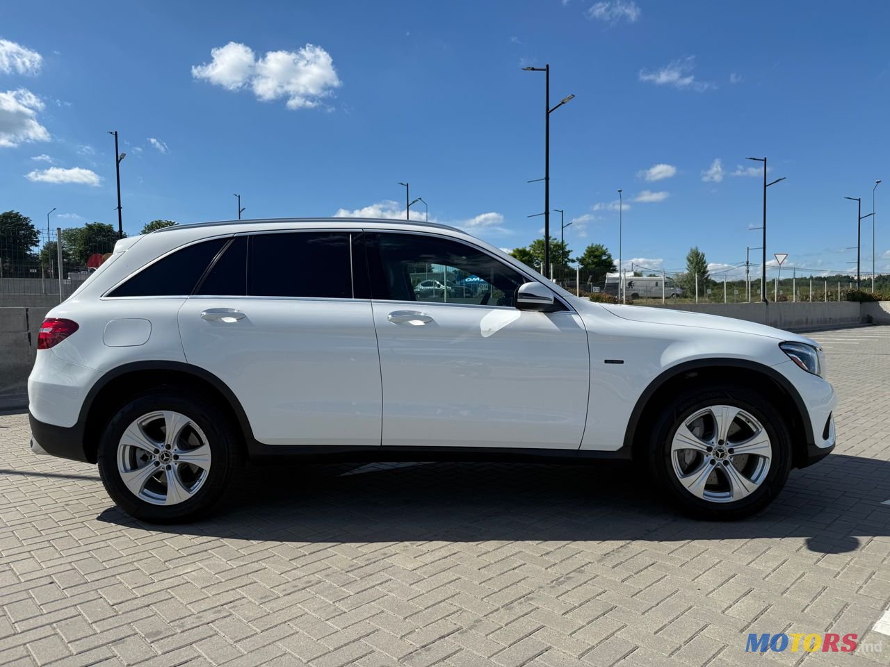2018' Mercedes-Benz GLC photo #2