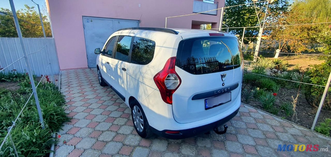2013' Dacia Lodgy photo #4