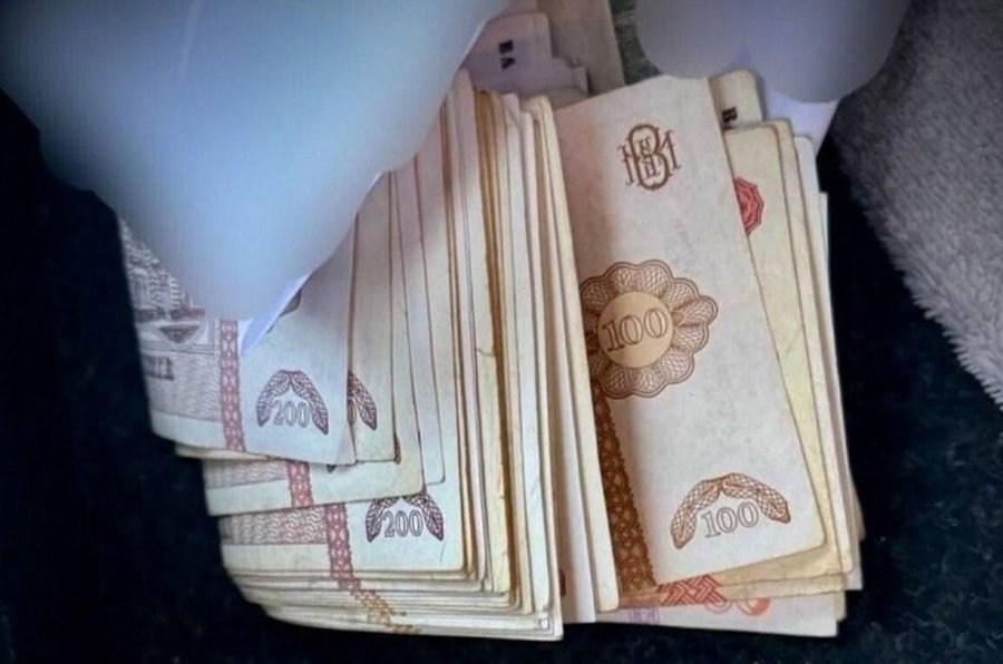 Водитель предложил полицейскому взятку в 5 000 леев, теперь ему грозит штраф