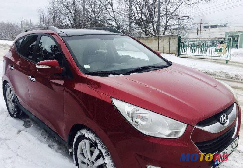 2010' Hyundai Tucson photo #2