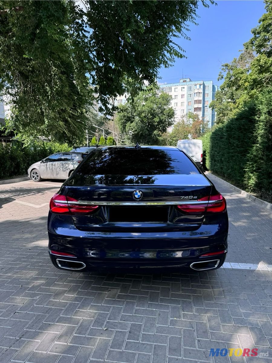 2017' BMW 7 Series photo #5