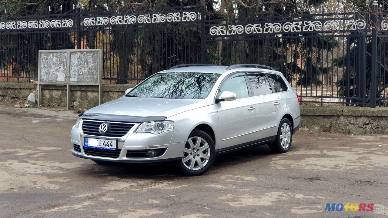 2009' Volkswagen Passat photo #3