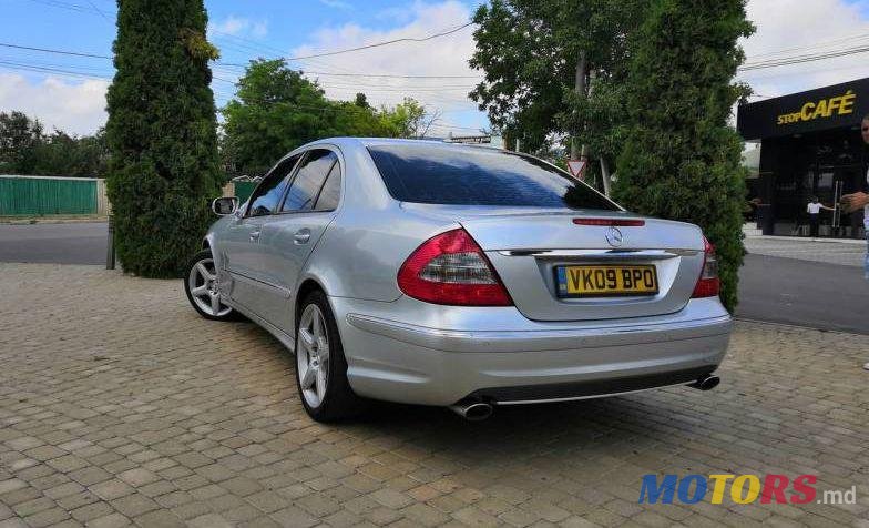 2009' Mercedes-Benz E photo #3