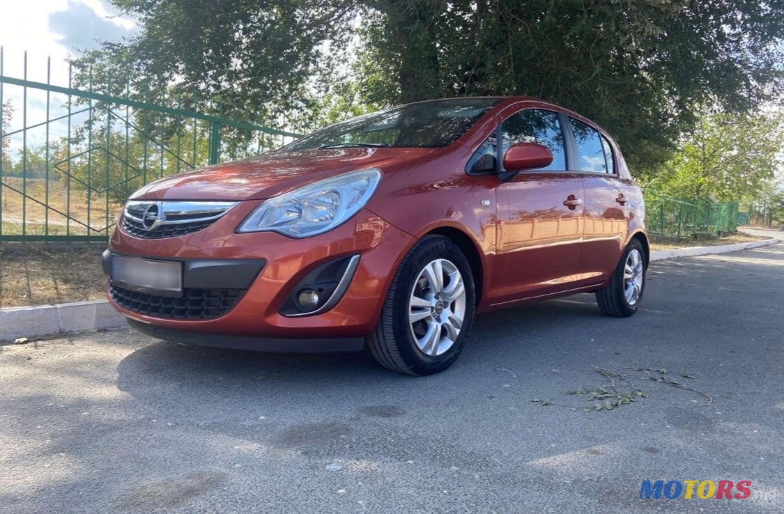 2013' Opel Corsa photo #1
