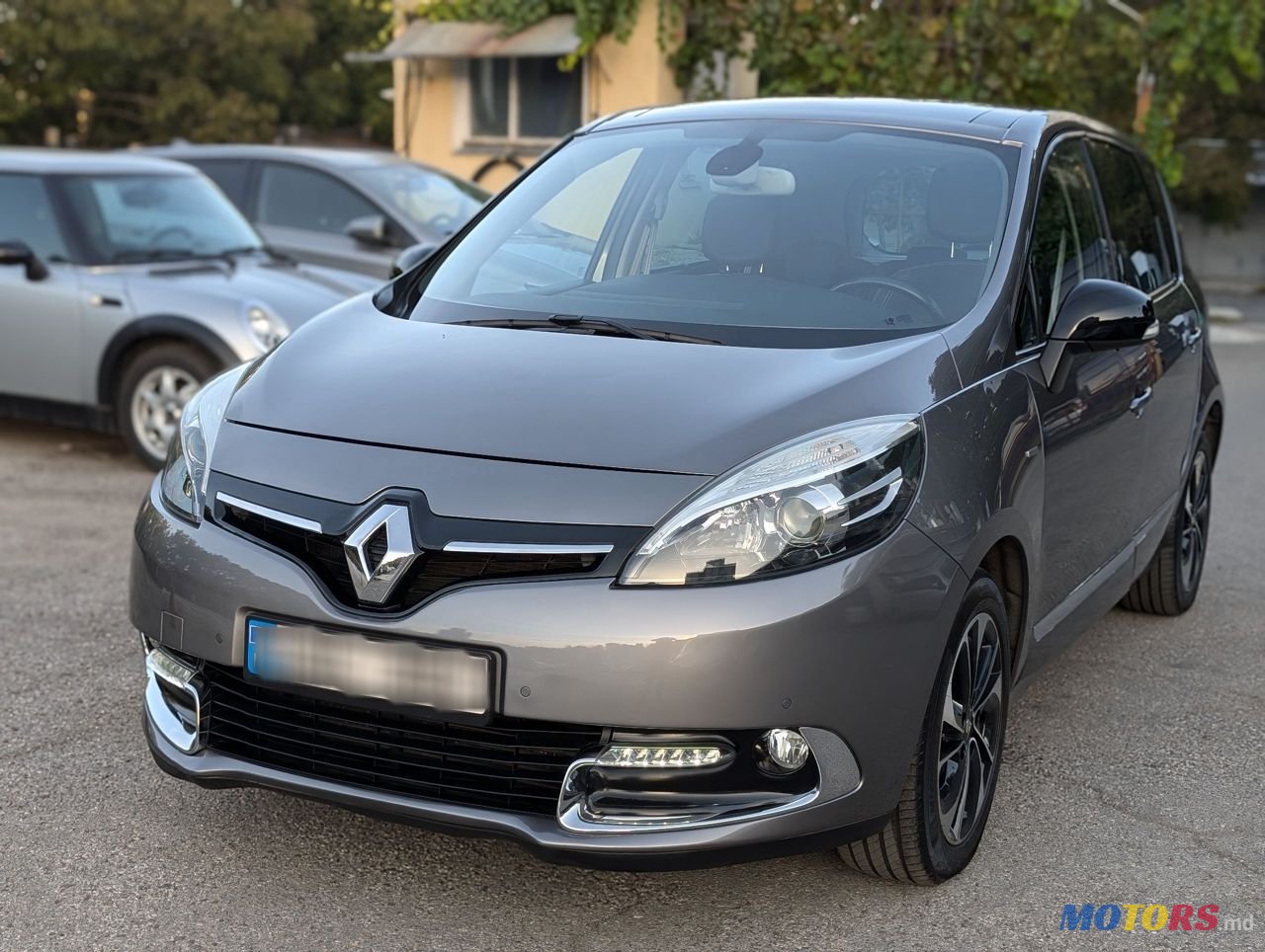 2015' Renault Scenic photo #1