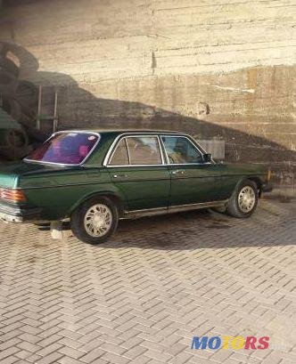 1979' Mercedes-Benz 123 photo #1