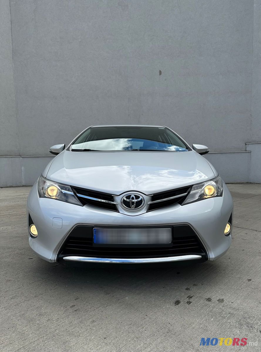 2014' Toyota Auris photo #1