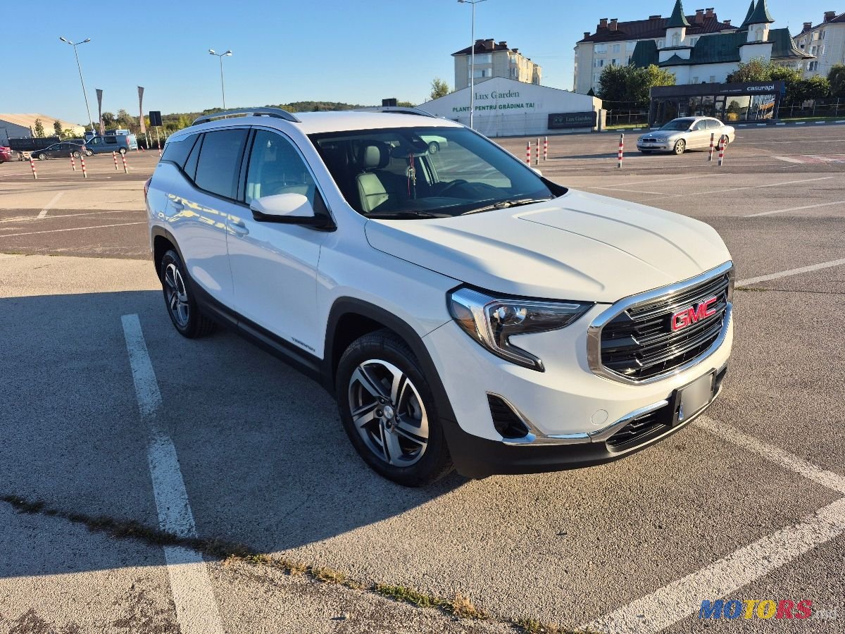2020' GMC Terrain photo #2