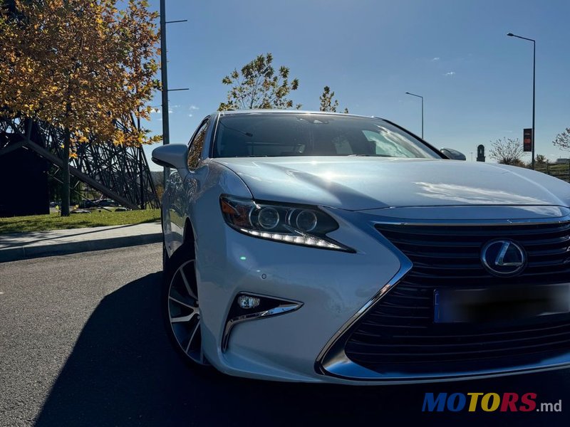 2016' Lexus Es Series photo #2