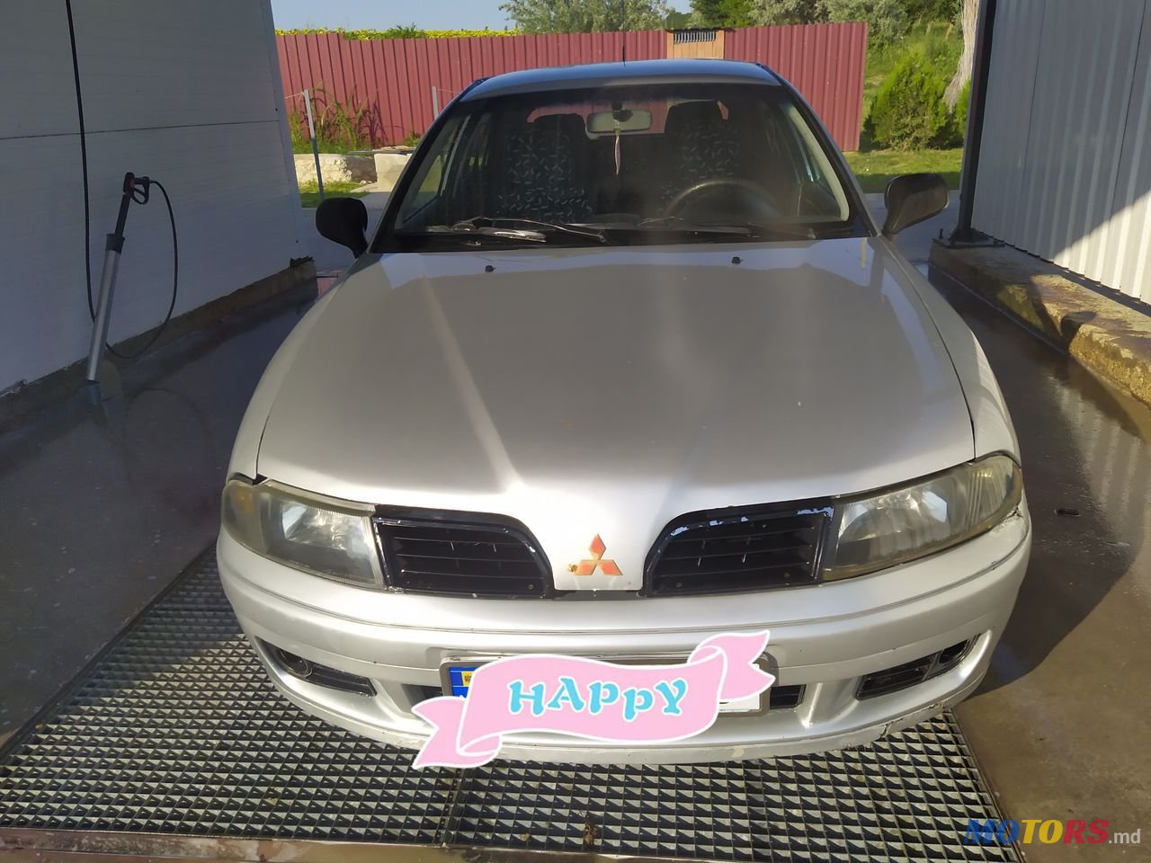 2001' Mitsubishi Carisma photo #1