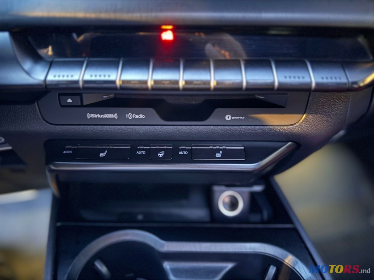 2020' Lexus UX photo #5