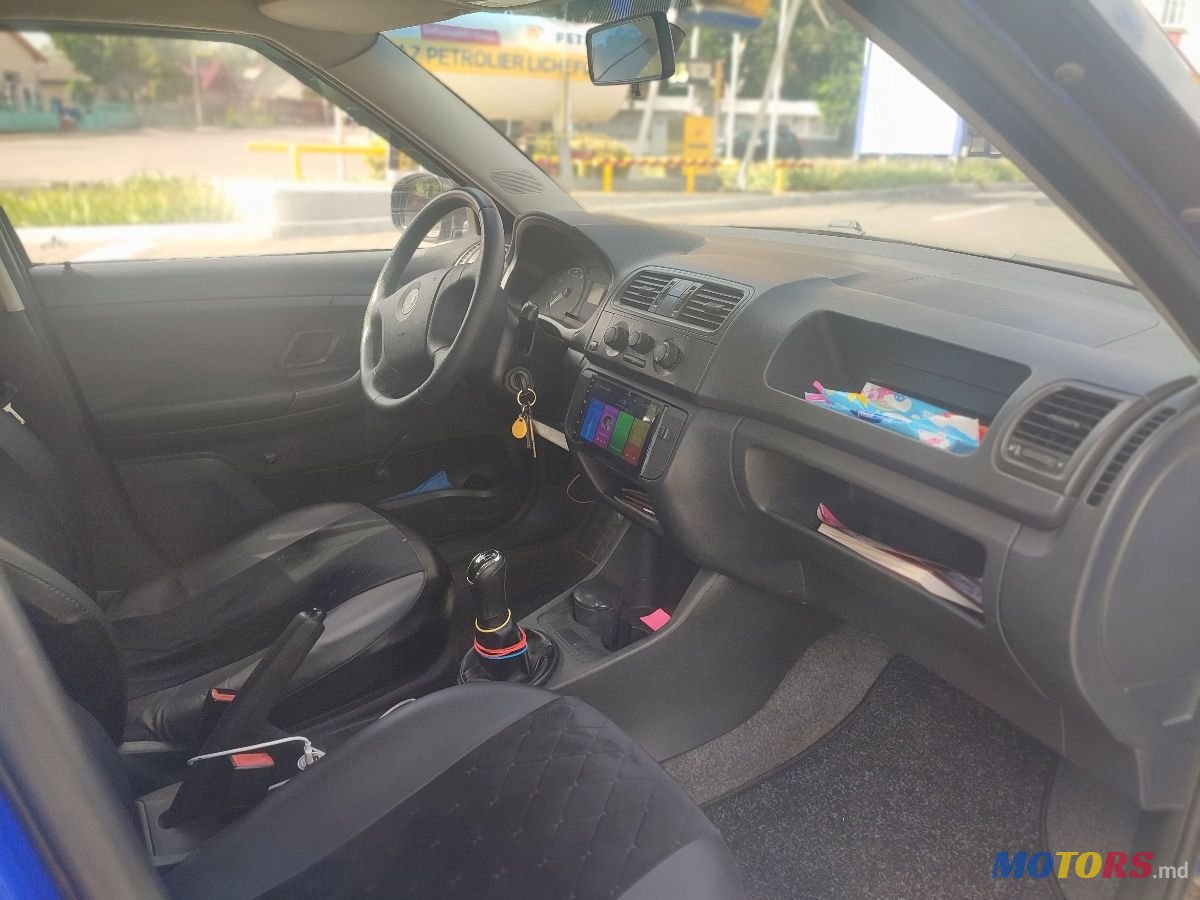 2008' Skoda Fabia photo #5