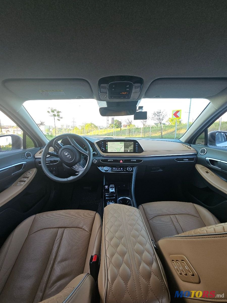 2020' Hyundai Sonata photo #4