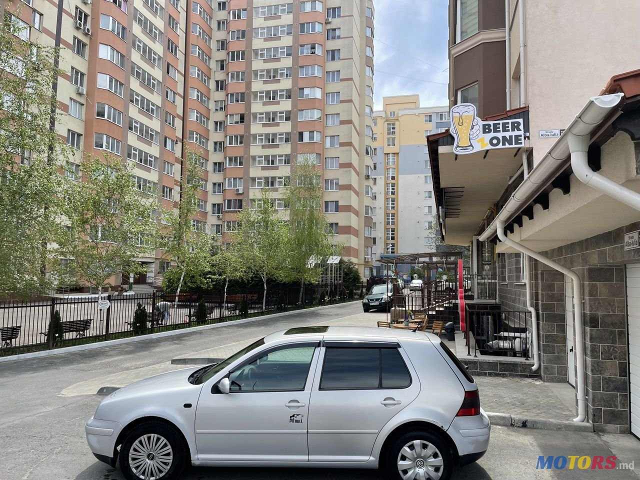 2001' Volkswagen Golf photo #3