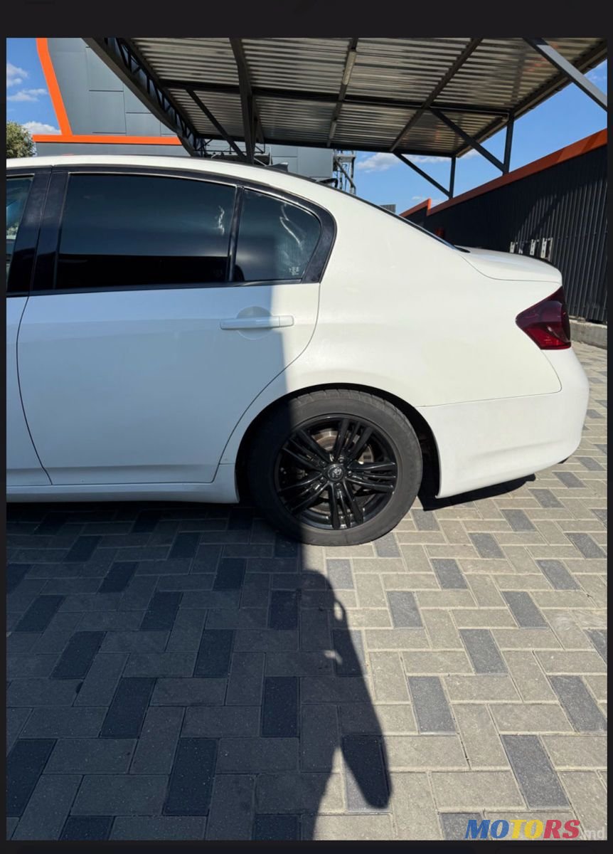 2011' Infiniti G photo #2