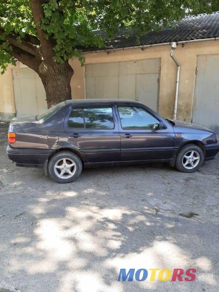 1993' Volkswagen Vento photo #1