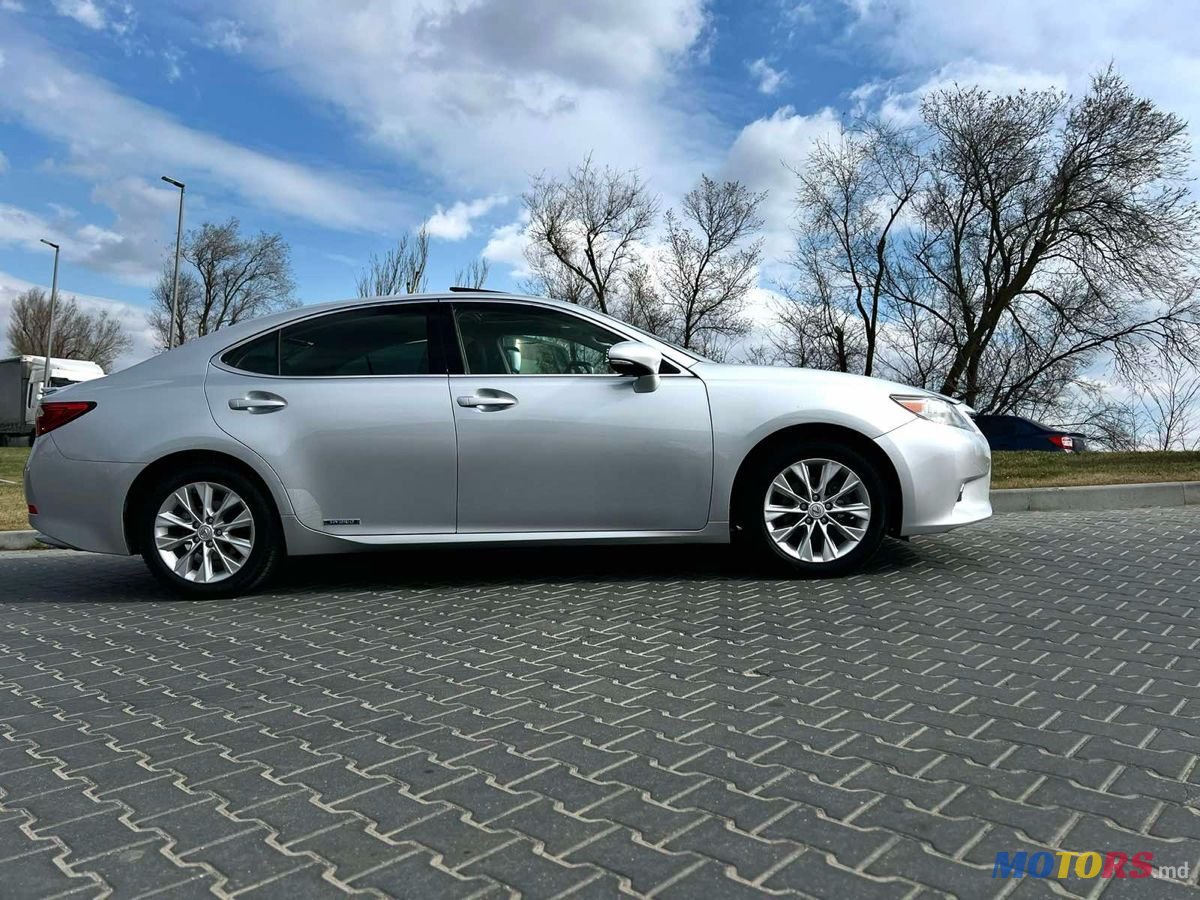 2012' Lexus Es Series photo #3