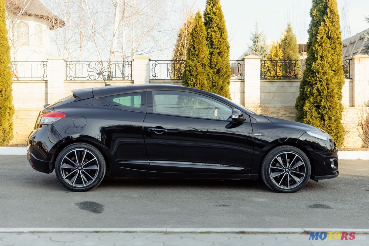 2012' Renault Megane photo #4