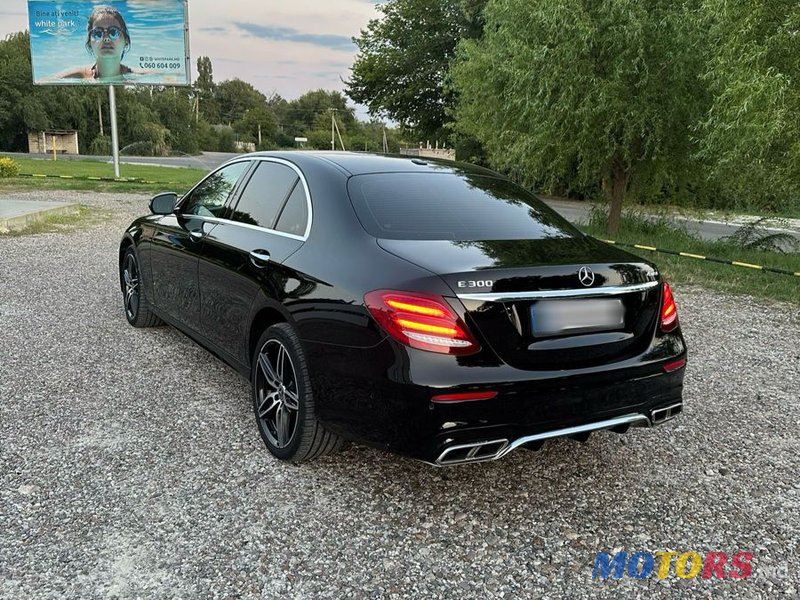 2018' Mercedes-Benz E-Class photo #5