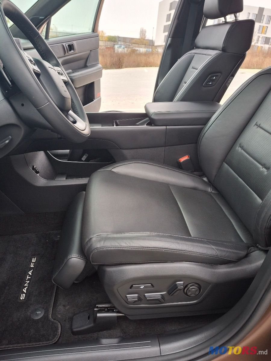 2024' Hyundai Santa Fe photo #4