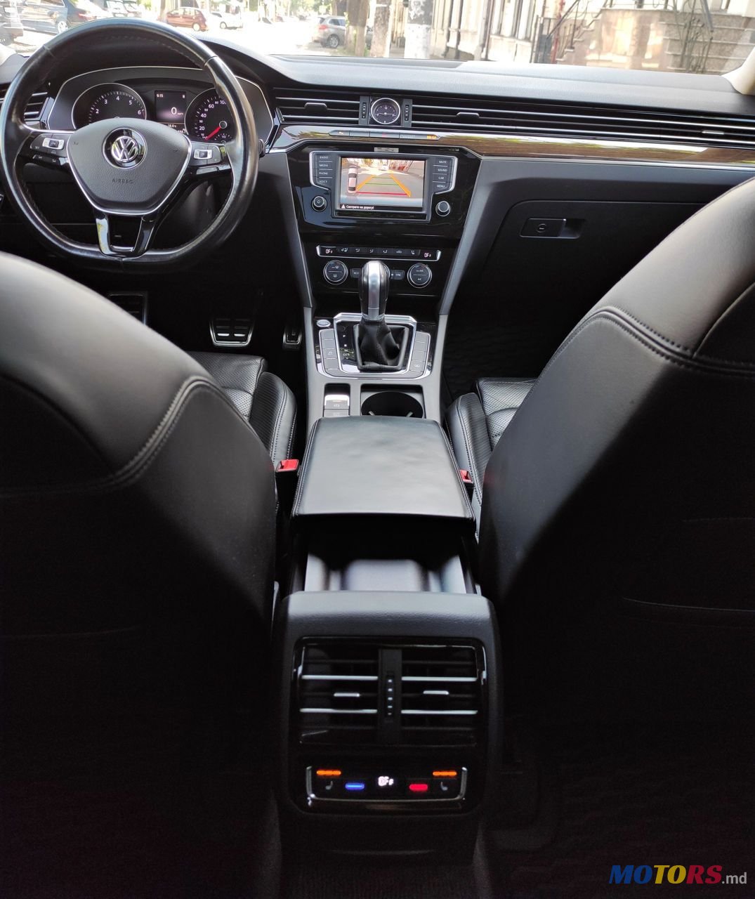 2016' Volkswagen Passat photo #5