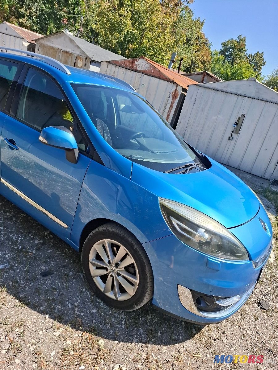 2012' Renault Grand Scenic photo #3