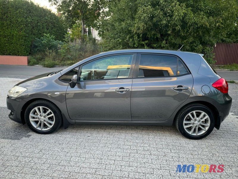 2008' Toyota Auris photo #3