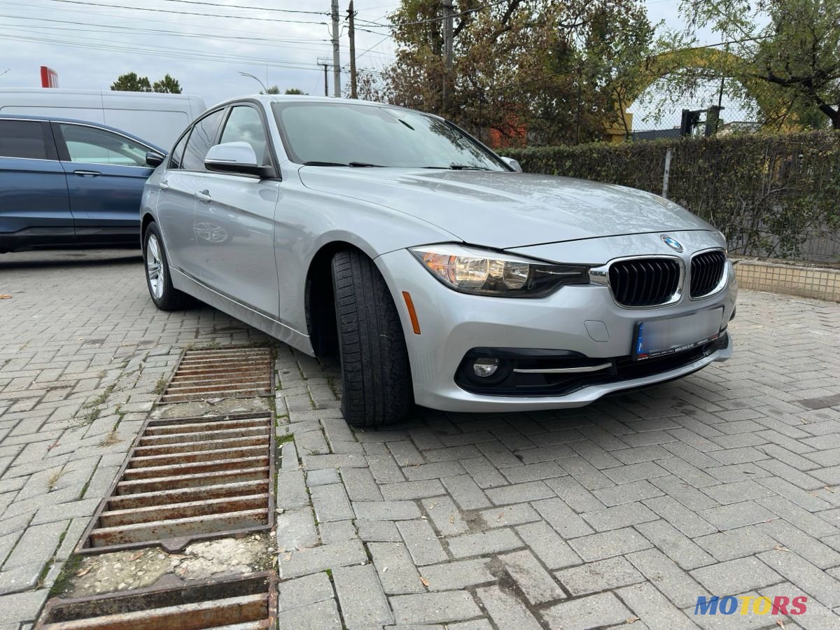 2015' BMW 3 Series photo #3