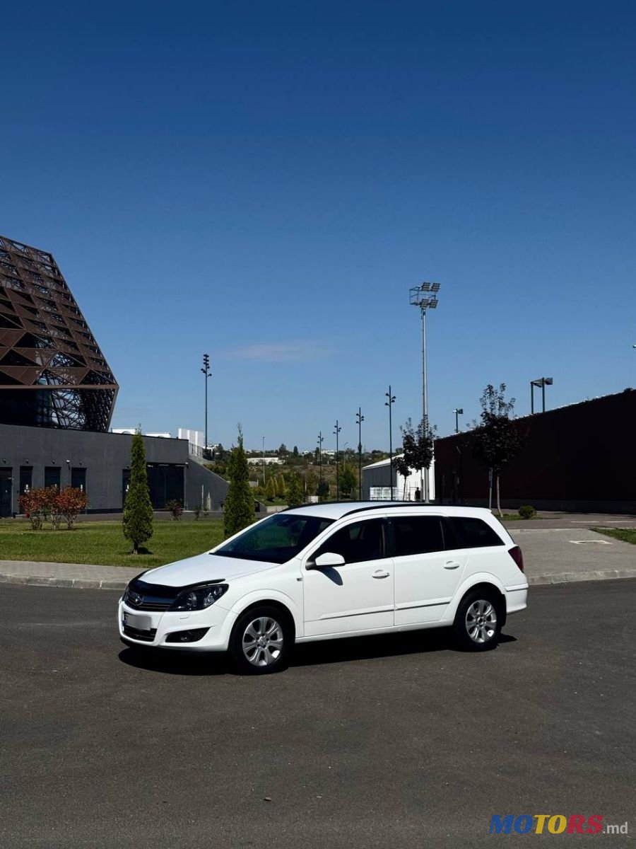 2009' Opel Astra photo #1